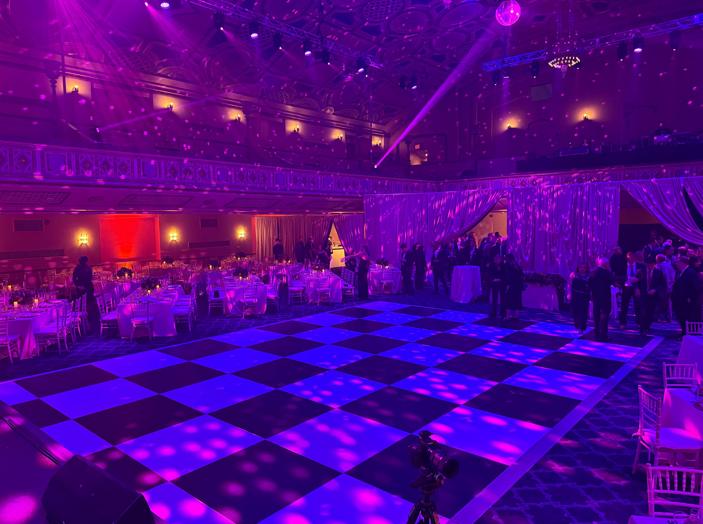 Luxury Weddings With the Energy to Match hero